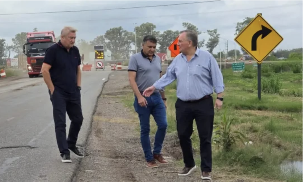 LA CONTRUCCION DE LA ROTONDA DE ARRUFO AVANZA EN TEMRINOS NORMALES